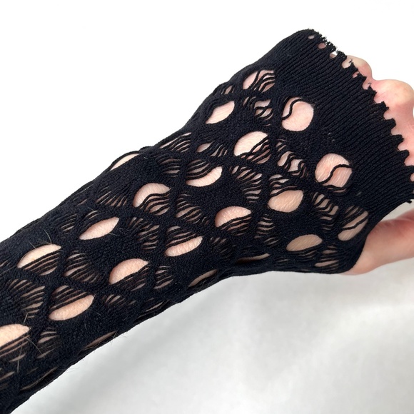 Black Fishnet Arm Warmers Cyber Goth Fingerless Gloves Cut Out Rave Apocalypse - Picture 3 of 5